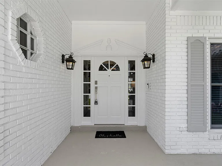 9010 Gardens Glen Cir — Photo 49