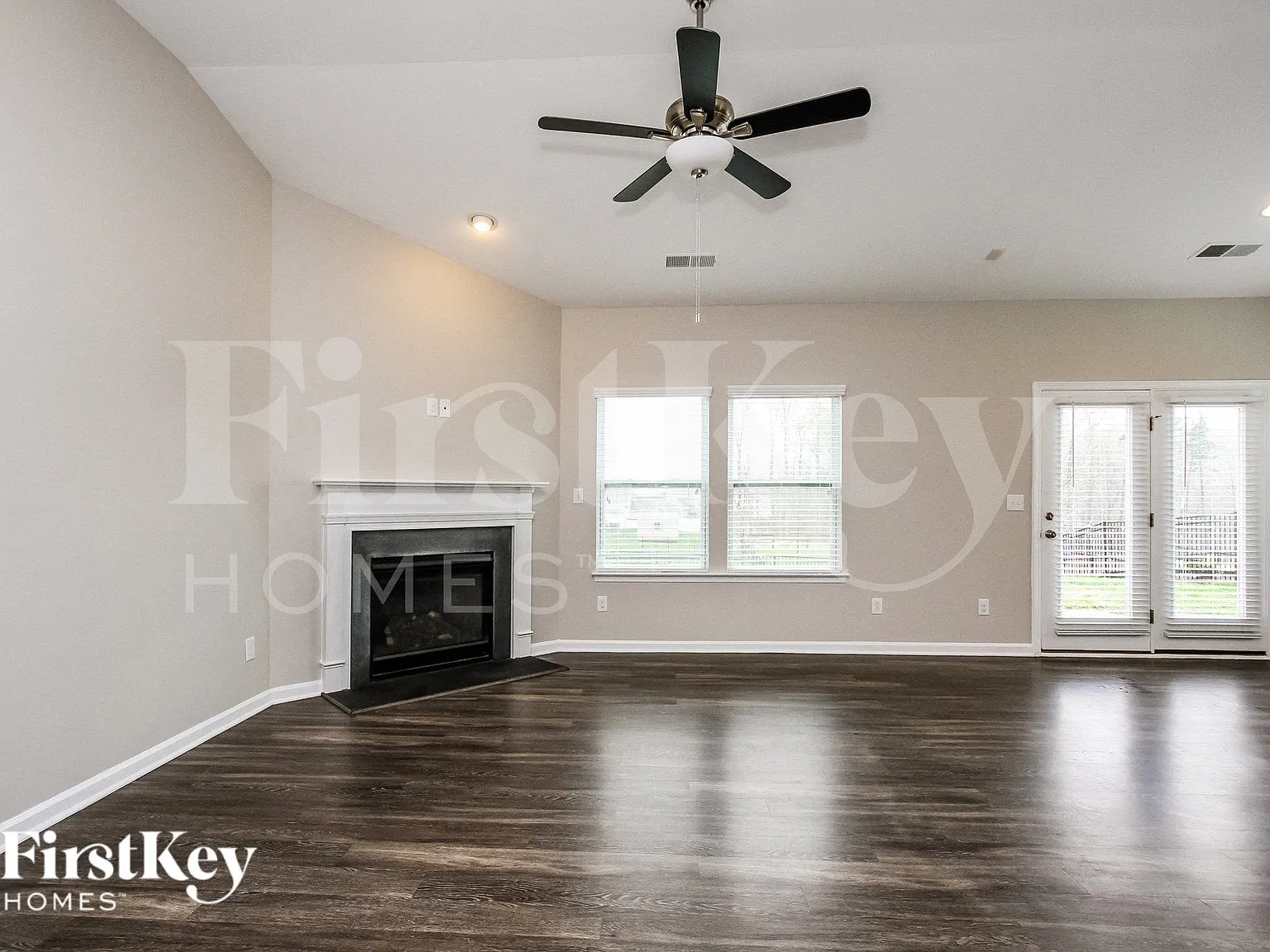 3 bed, 2.0 bath, 2455 sqft, $2,675 — Photo 2