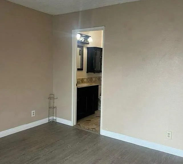 13513 Tracy St #D — Photo 9