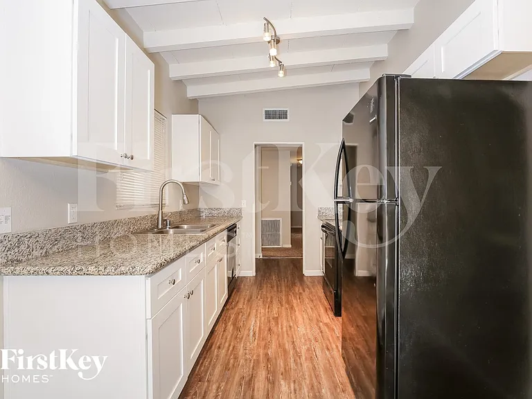 716 N Bruce St — Photo 6