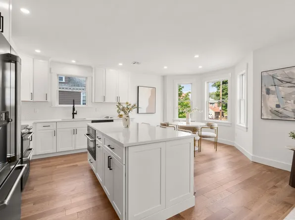 220 Sycamore St #2, Watertown, MA 02472