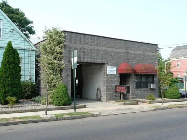 295 Market St, Perth Amboy, NJ 08861