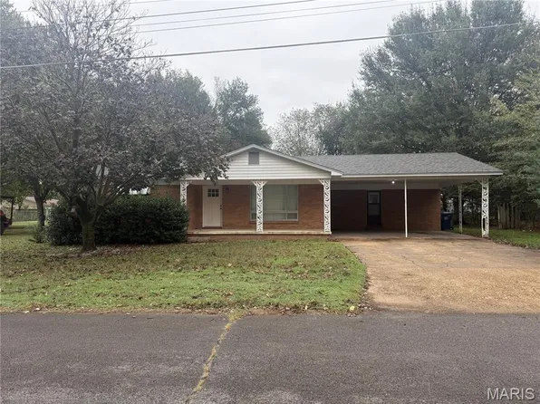 1804 Preston St, Kennett, MO 63857