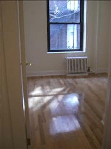 2nd image of 528 W 150th St