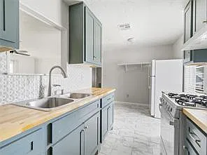3 bed, 2.0 bath, 1076 sqft, $1,850 — Photo 3