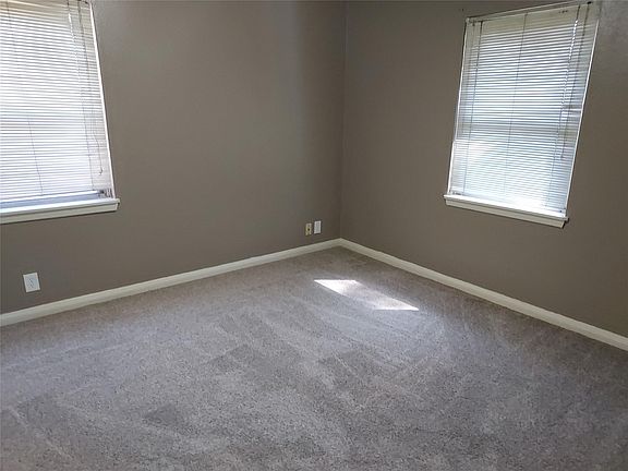 5th image of 1008 Meadowlane St