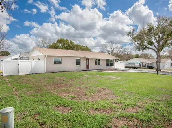 910 Druid Pl, Tavares, FL 32778