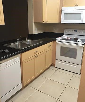 3rd image of 6545 Indian Creek Dr APT 301