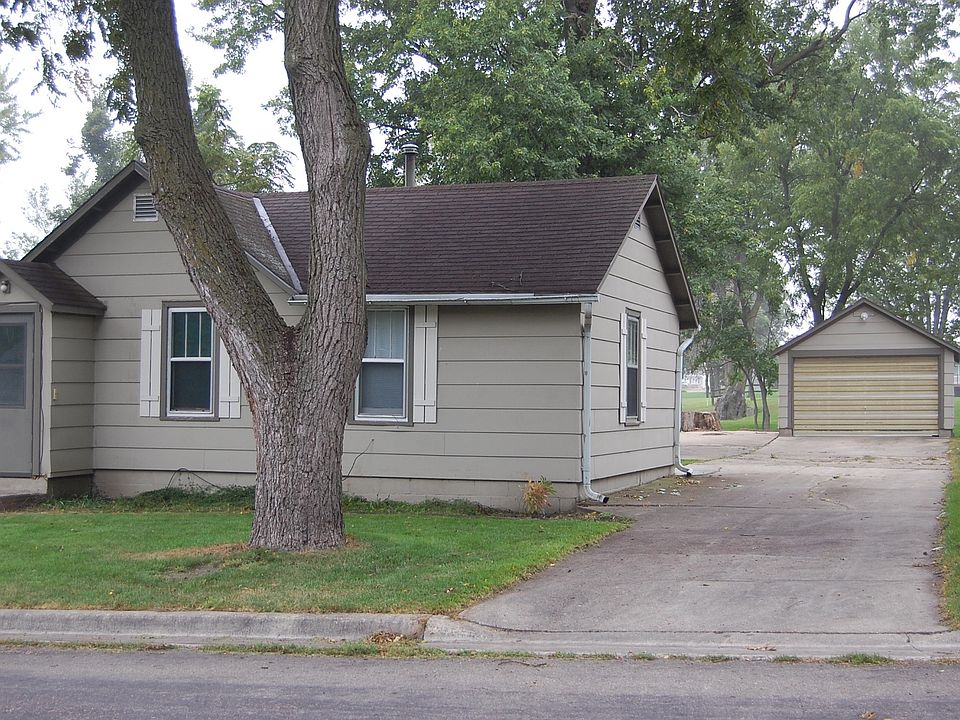 2nd image of 921 Pershing Blvd