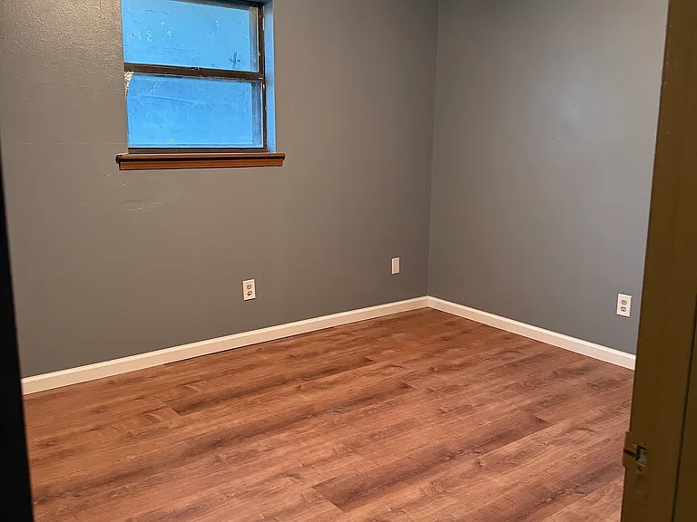 1431 Maple Ave — Photo 10
