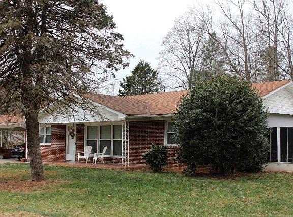 2nd image of 153 Mimosa Ln
