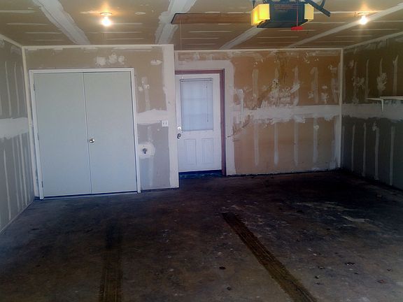 4th image of 523 Iris Ave