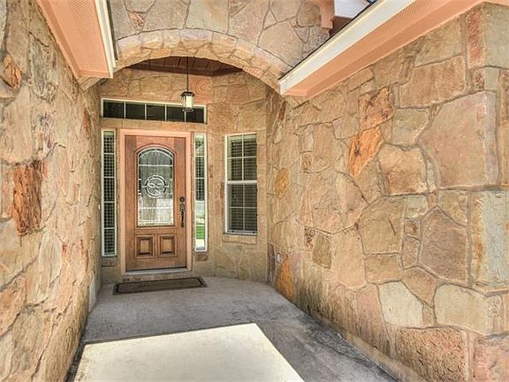 2nd image of 16 Honeysuckle Ln