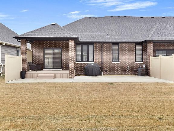 5th image of 450 Brunmar Cres