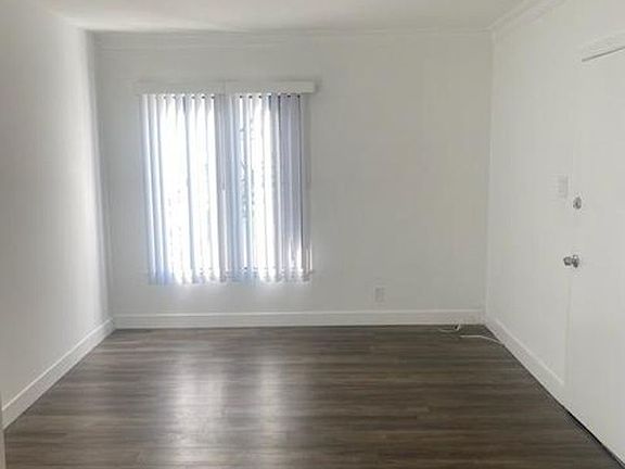 2nd image of 5623 Venice Blvd