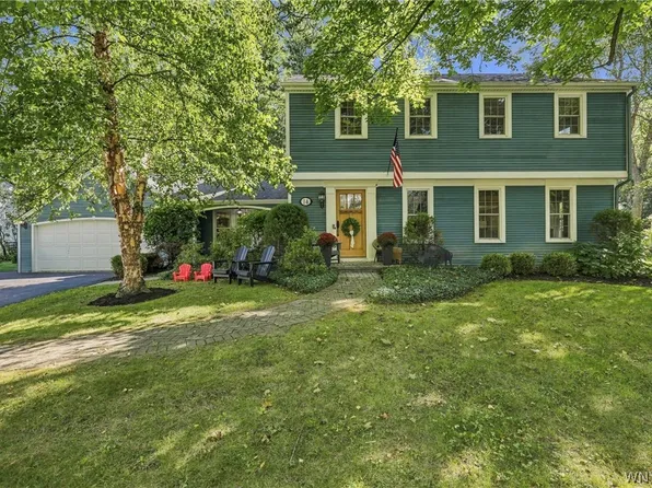 14 Briar Hill Rd, Orchard Park, NY 14127