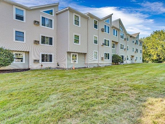 2nd image of 200 Woodlawn Ave APT 115