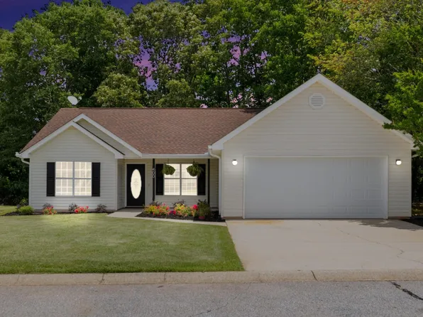 400 Hill Ln, Mauldin, SC 29662