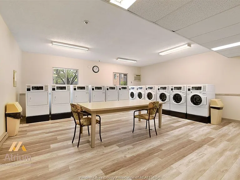 3936 Wyandotte St E #207 — Photo 8