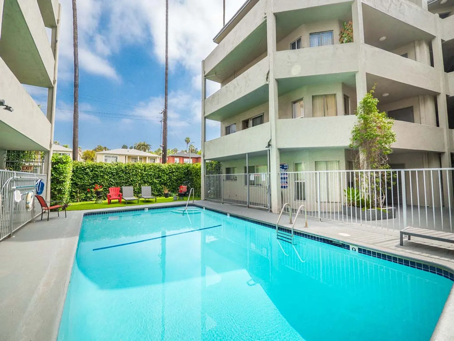 1815 N. Harvard Blvd — Photo 3