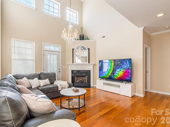 3rd image of 555 Pine Links Dr