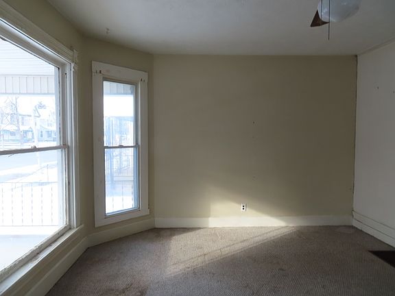 4th image of 226 Richmond Ave