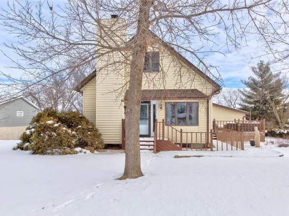 1208 Main St, Center Point, IA 52213