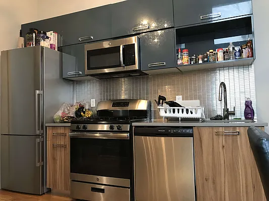 Rented by Manhattan Management LLC | media 4