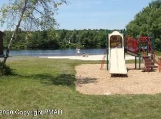223 Clearview Dr, Long Pond, PA