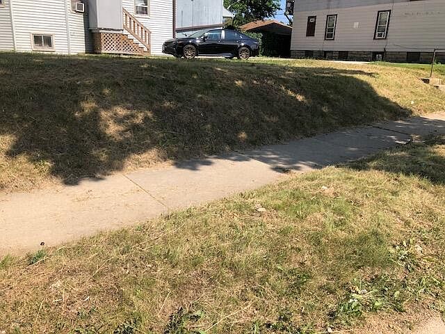 2nd image of 3925 W Greenfield AVENUE