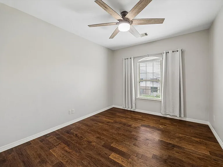 1735 Sylvia Springs Ln — Photo 37