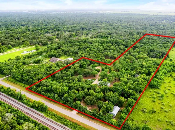 5135 County Road 288, Angleton, TX 77515