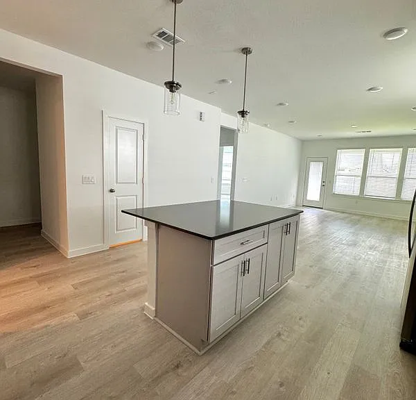 18106 Zemira Ln — Photo 4