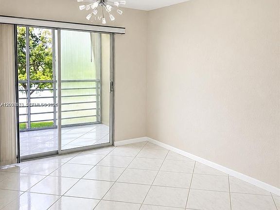 5th image of 2050 Newcastle Dr #2050-C