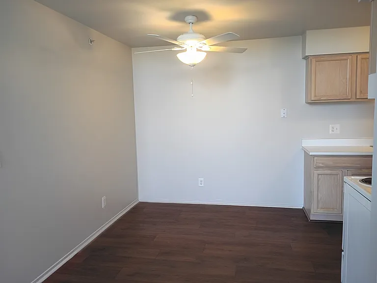 Prentiss Pointe Apartments — Photo 91