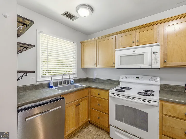 205 Pineview Dr #A — Photo 10