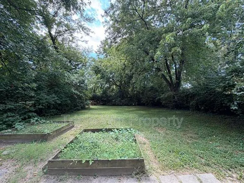 2 bed, 1.0 bath, 1036 sqft, $1,695 — Photo 4