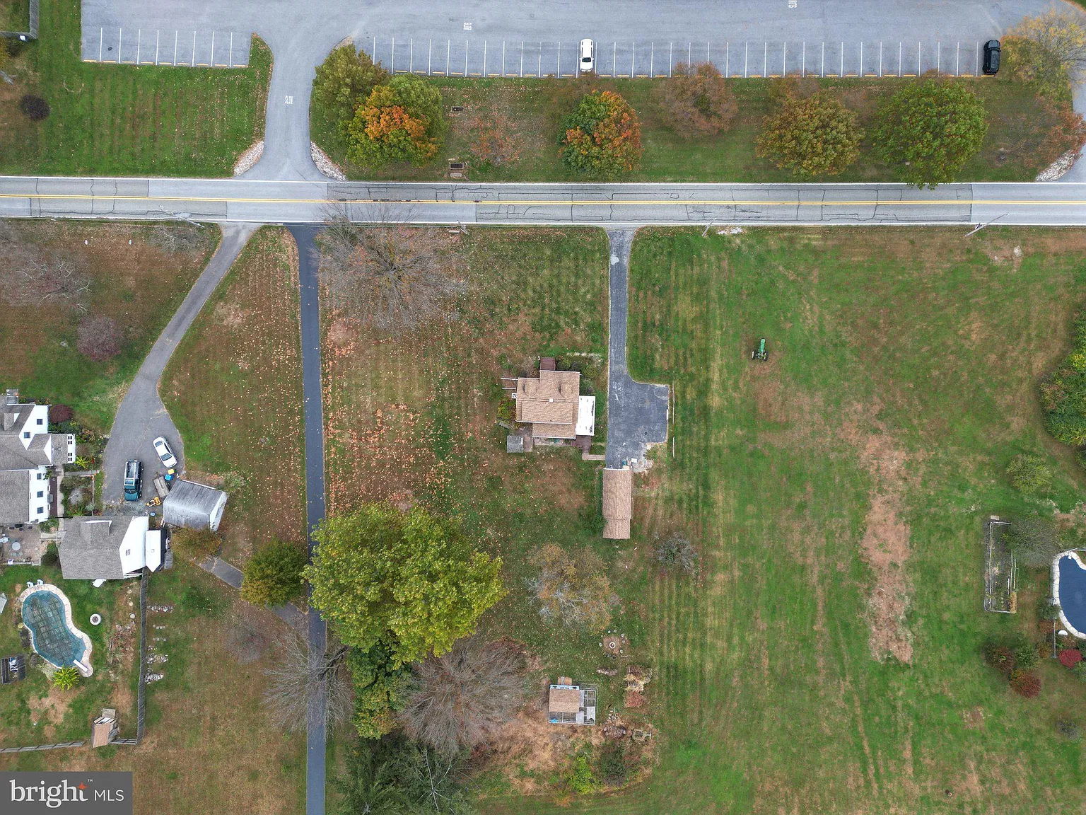 3 bed, 1.0 bath, 1700 sqft, $3,200 — Photo 3
