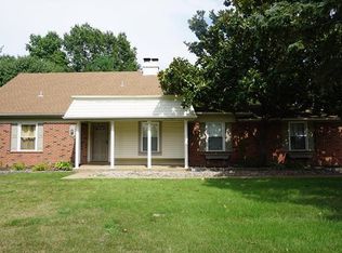 12766 Merribrook Dr, Florissant, MO 63033
