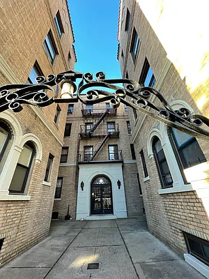 Rented by Pear NYC LLC | media 42