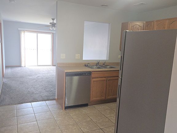 4th image of 1000 Bratton Ave #7