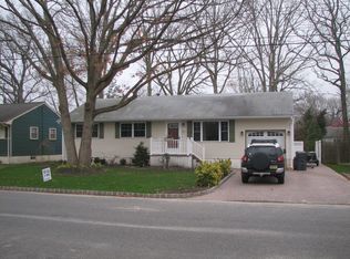 104 Crescent Dr, Brick, NJ 08724