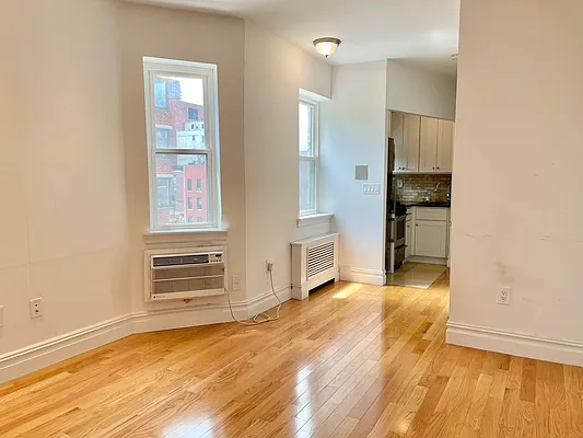 Rented by CitySites Real Estate Group | media 15