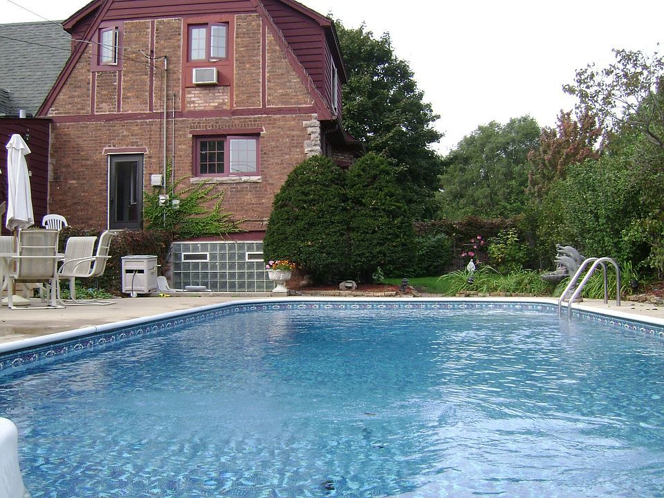12x34x8' heated pool
