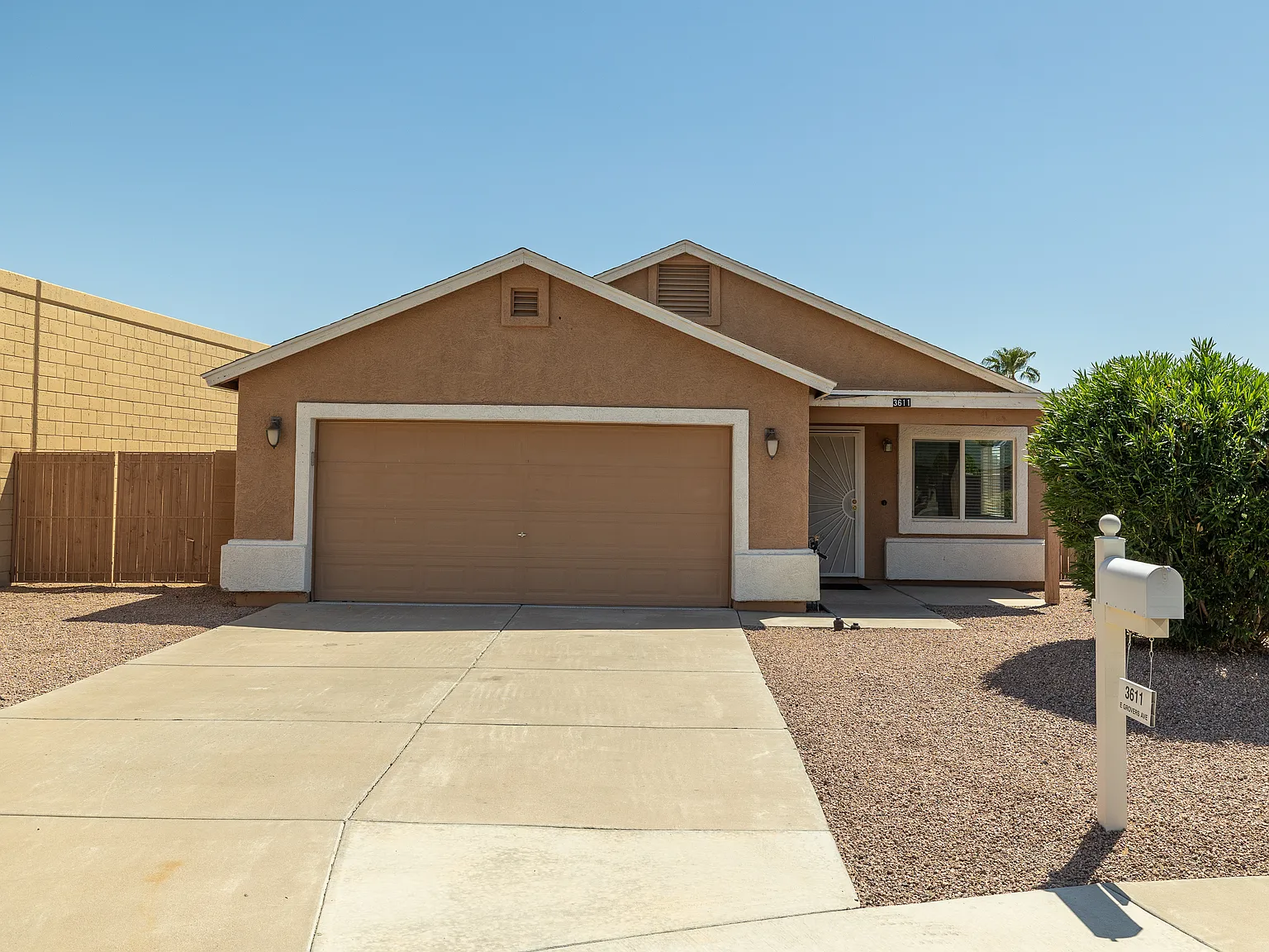3 bed, 1263 sqft, $2,395 — Photo 2