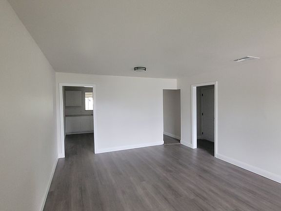 2nd image of 223 NASSAU DR
