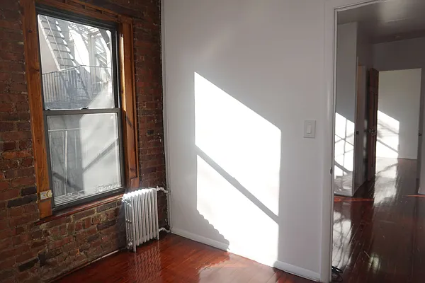 Rented by MD NYC Management LLC | media 11