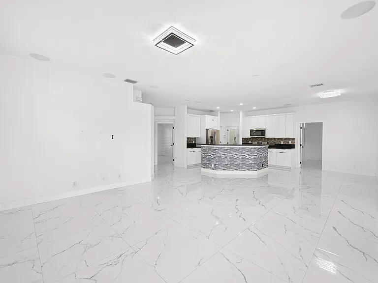 1209 Olympic Cir — Photo 26