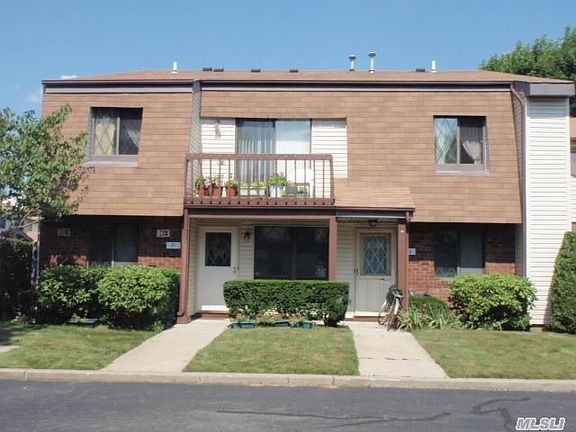 2nd image of 71 Cambridge Dr W