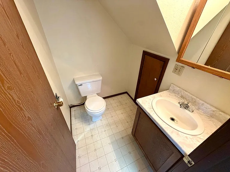 719 Darby St — Photo 12